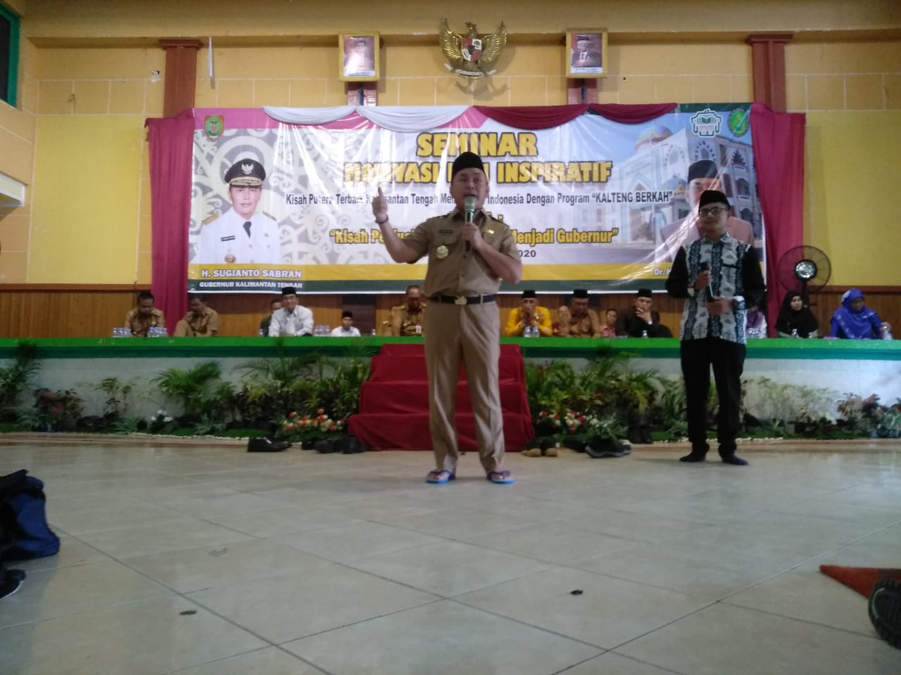 Berjuang Keluar Dari Kemiskinan, Gubernur Sugianto Sabran Beri Motivasi Kepada Para Siswa dan Mahasiswa se Kota Palangka Raya