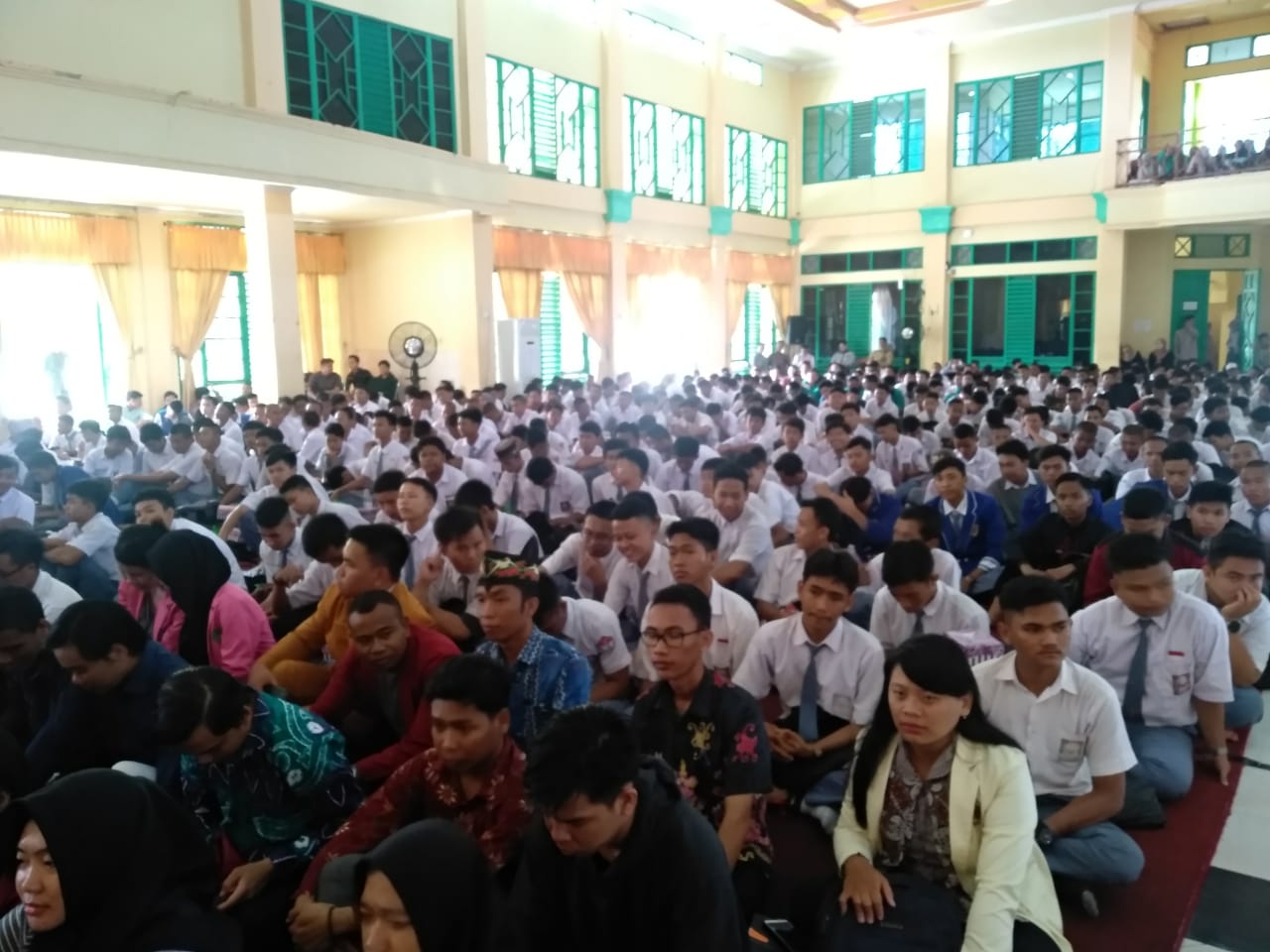 Berjuang Keluar Dari Kemiskinan, Gubernur Sugianto Sabran Beri Motivasi Kepada Para Siswa dan Mahasiswa se Kota Palangka Raya
