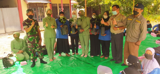 Sambut Peringatan HUT Korem 102 Panju Panjung, Dinas TPHP Beri Tutorial Sambung Pucuk Alpukat