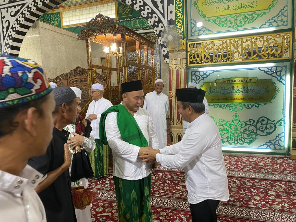 Safari Jumat Berkah Berbagi, Warga Doakan Gubernur Kalteng Sugianto Sabran Selalu Diberikan Kekuatan Menjalankan Amanah