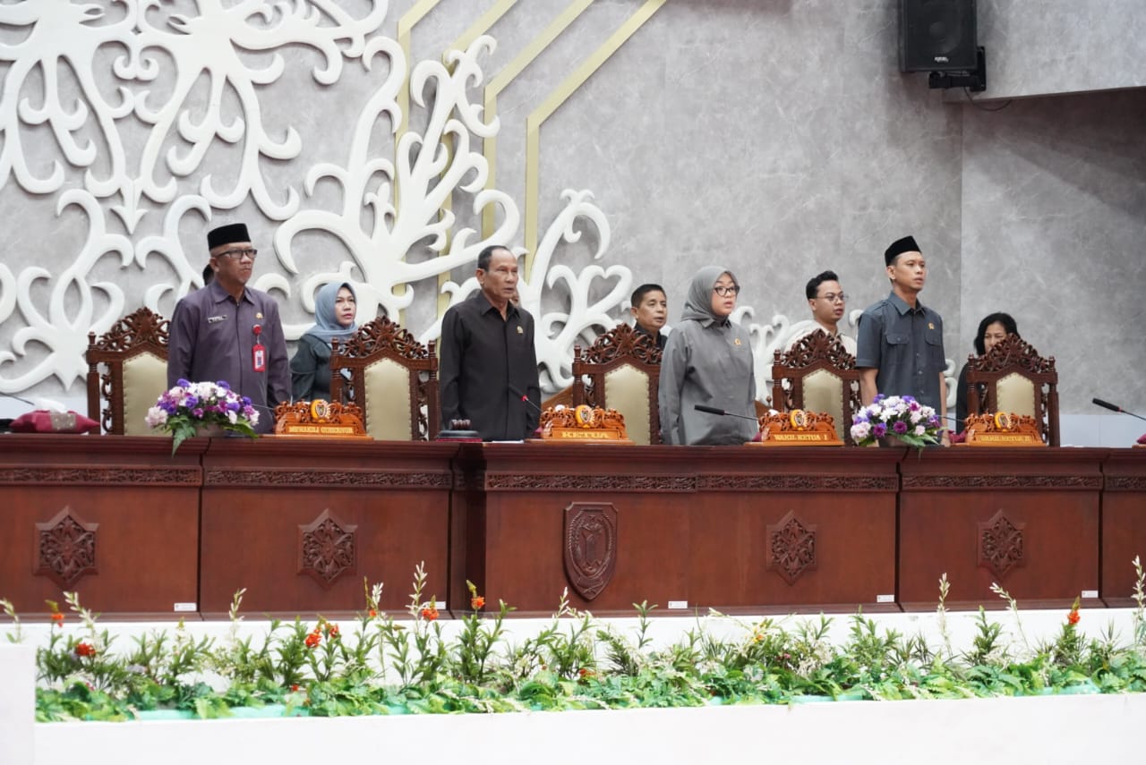 Mewakili Gubernur, Plt Sekda M Katma F Dirun Hadiri Rapur ke-6 Masa Persidangan II Tahun 2025