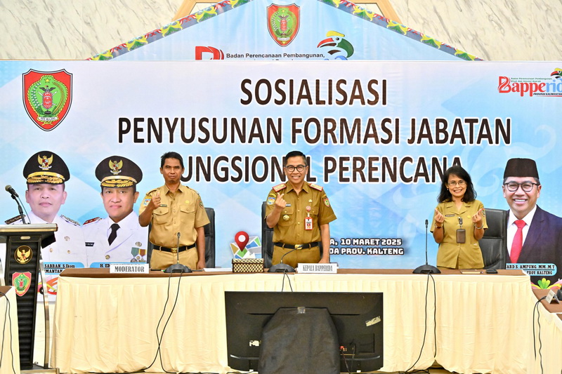 Kepala BAPPERIDA Prov. Kalteng Buka Sosialisasi Penyusunan Formasi Jabatan Fungsional Perencana Tahun 2025