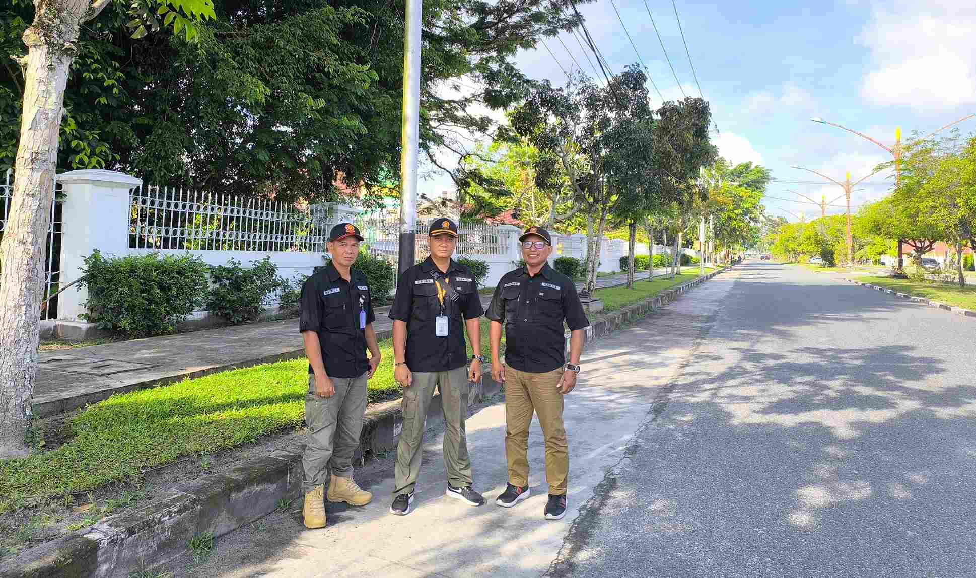 Satpol PP Provinsi Kalteng Gencar Sosialisasi Larangan Parkir di Sekeliling Istana Isen Mulang Rujab Gubernur