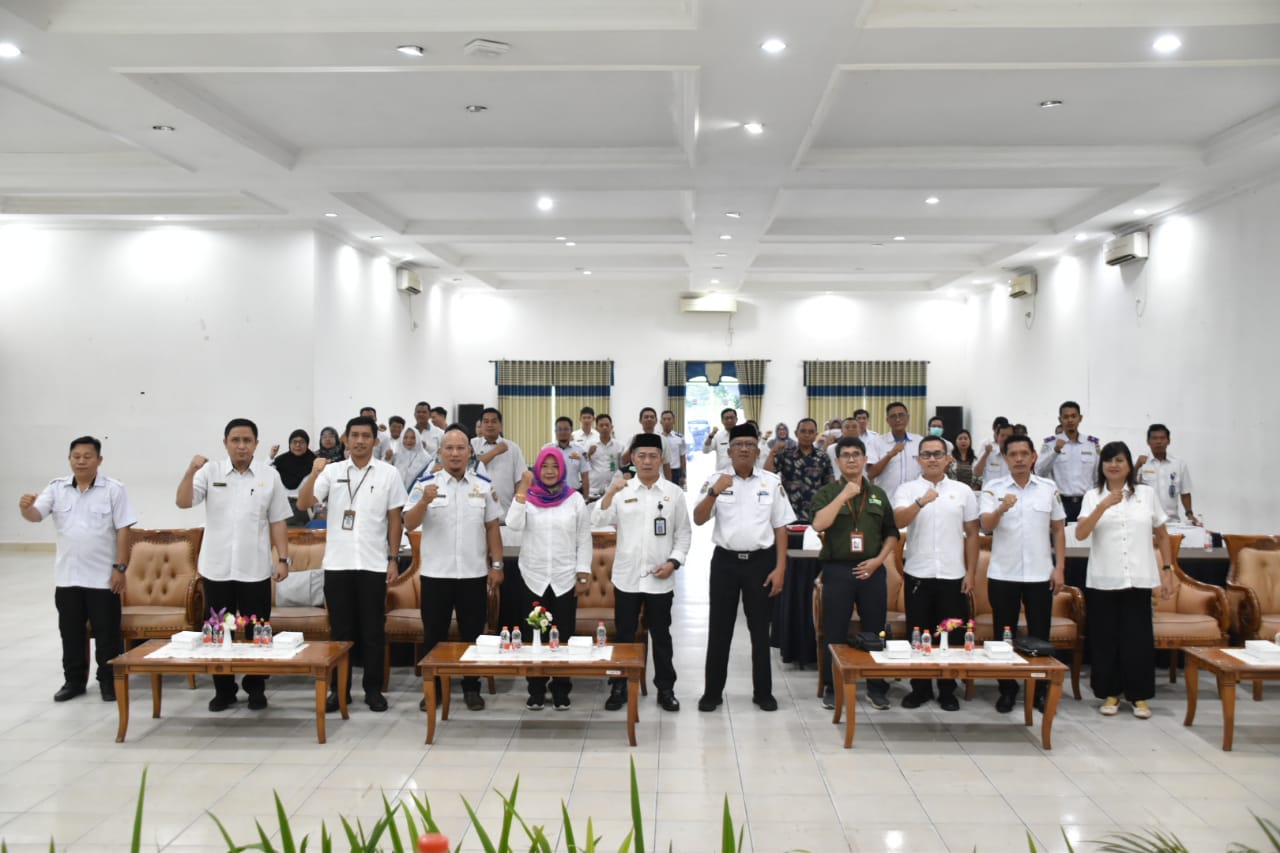 Upayakan Percepatan Implementasi SPBE, Asisten Pemkesra Katma F. Dirun Buka Kegiatan Fasilitasi dan Monitoring Bidang Kominfosantikhub  Prov. Kalteng Tahun 2023