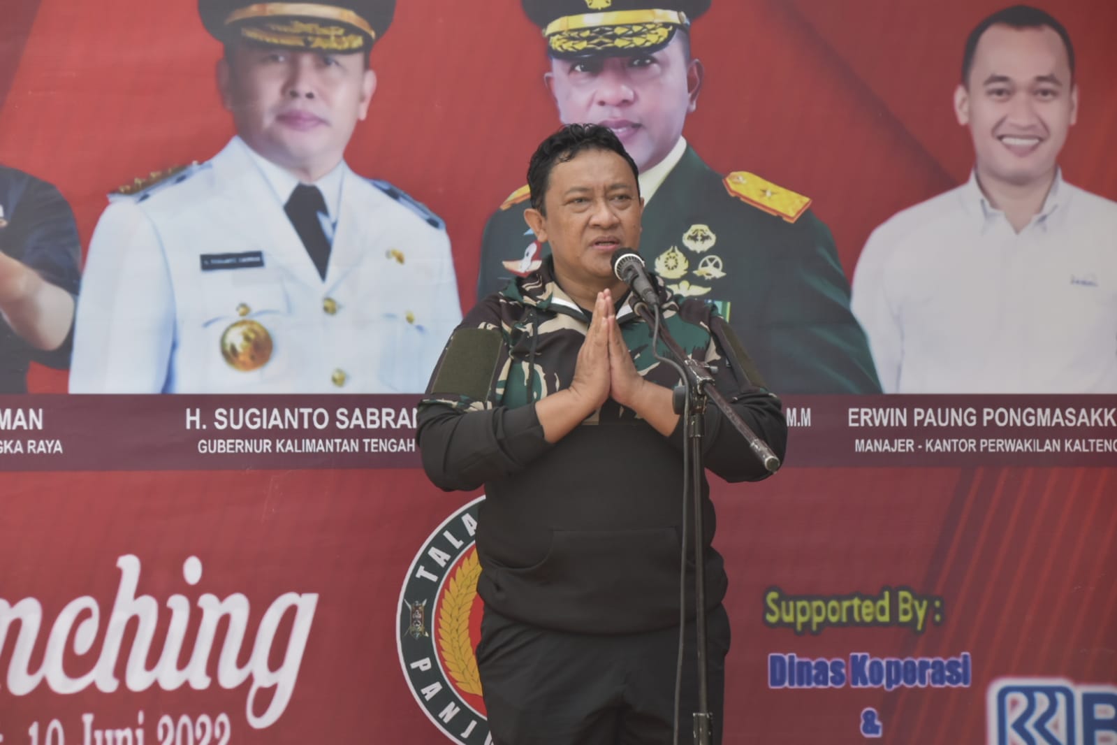 Ketua Dekranasda Kalteng Launching Talawang Mart Warung Berkah
