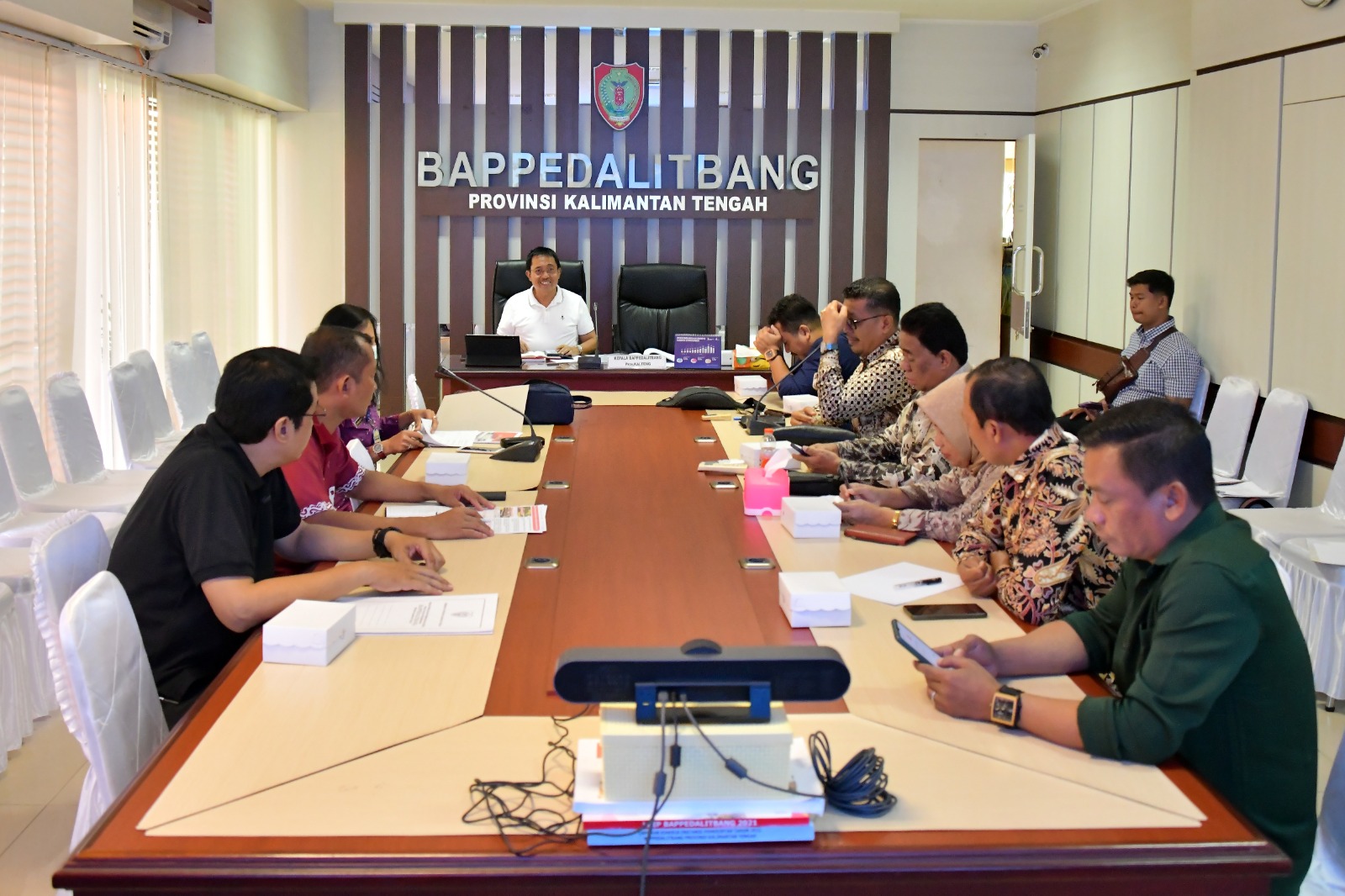 Kepala Bappedalitbang Prov. Kalteng Sambut Kunjungan Komisi C DPRD Kotawaringin Barat