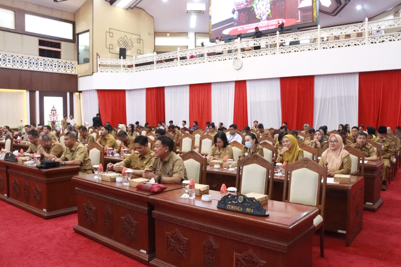 Wagub Edy Pratowo dengarkan Pemandangan Umum Fraksi-Fraksi Pendukung DPRD Terhadap Raperda Provinsi Kalteng
