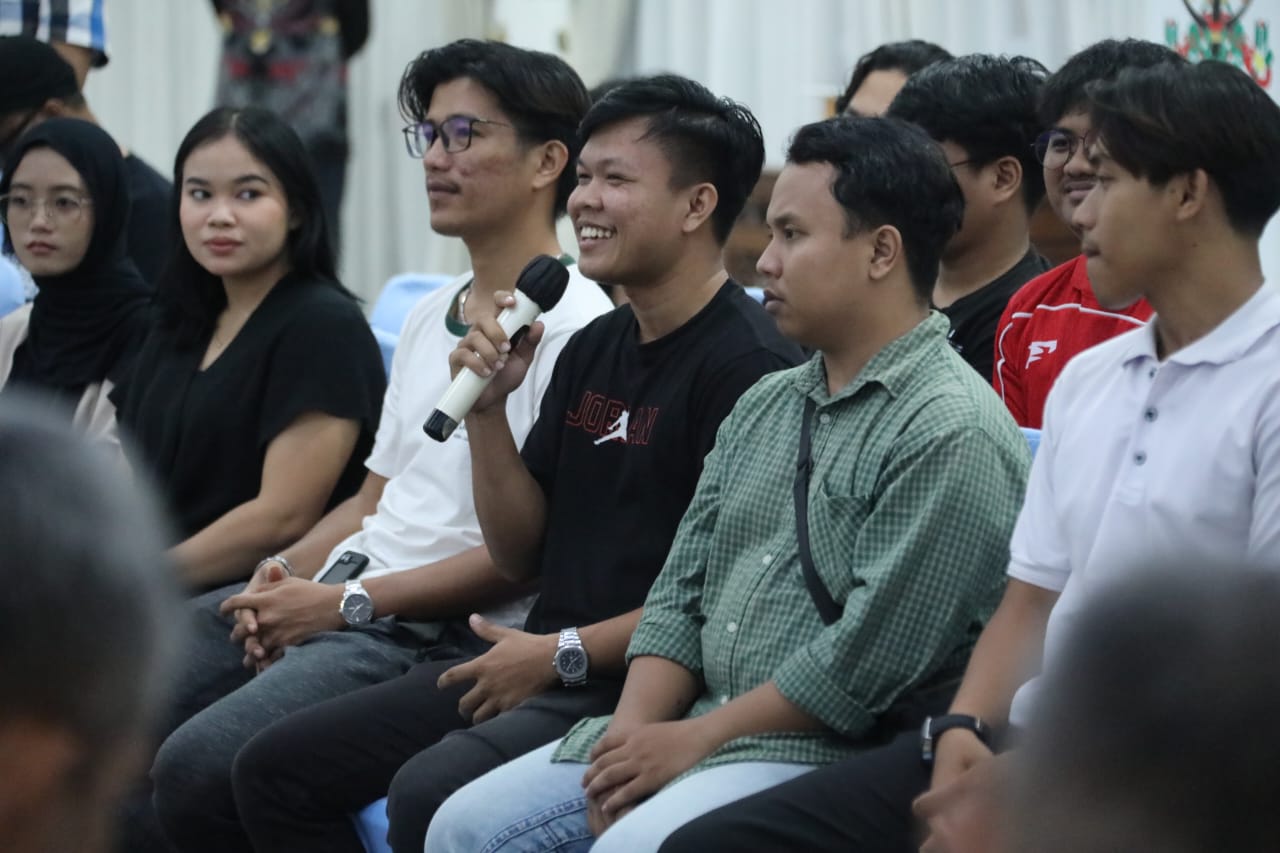 Usai Nobar Indonesia vs Jepang, Gubernur Kalteng Bahas Pembangunan Daerah dengan Masyarakat