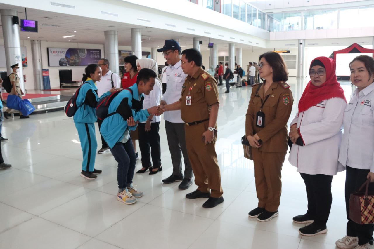 Asisten Pemkesra Kaspinor Jemput Kontingen Jumbara PMR Provinsi Kalteng Tingkat Nasional IX Tahun 2023