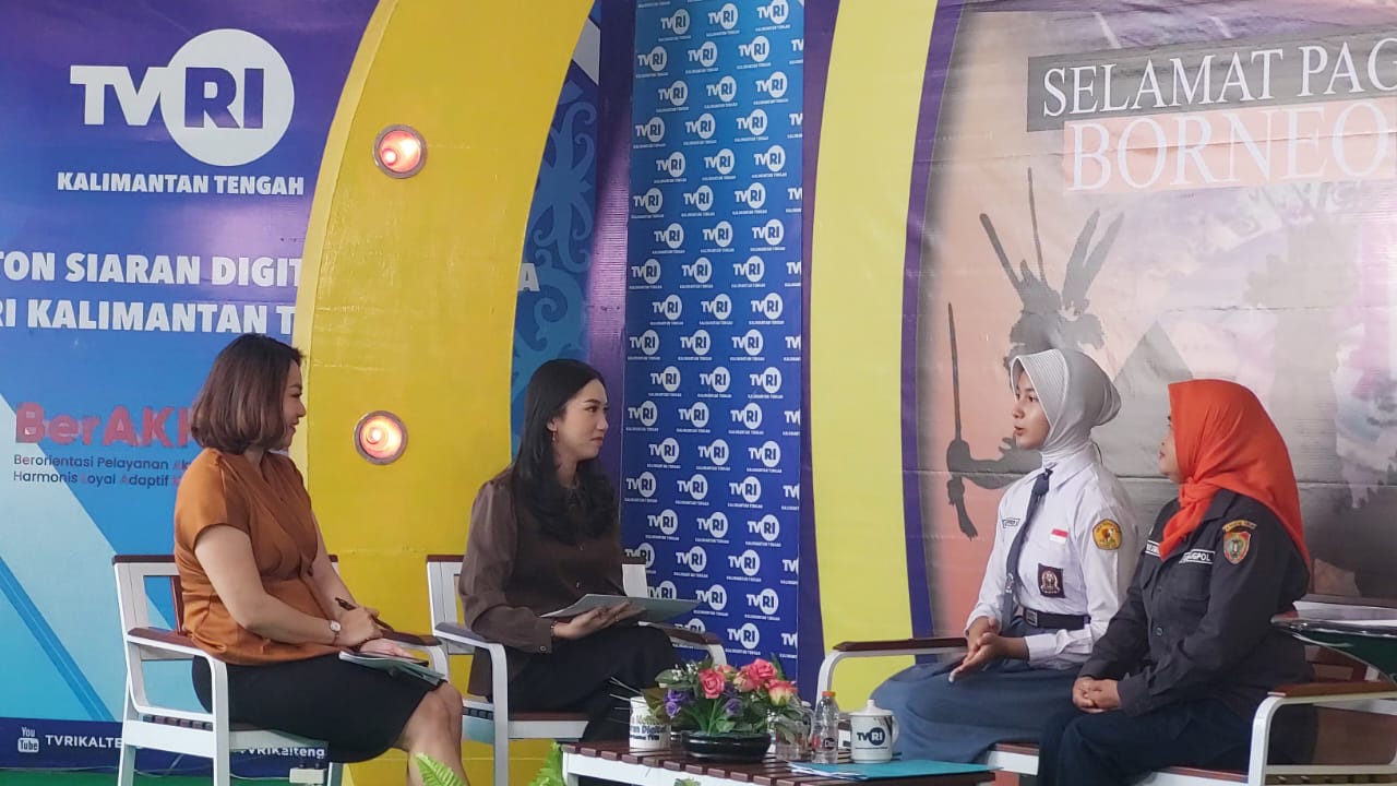 Badan Kesbangpol Prov. Kalteng Dampingi Calon Paskibraka Tingkat Nasional Perwakilan Prov. Kalteng dalam Acara Selamat Pagi Borneo