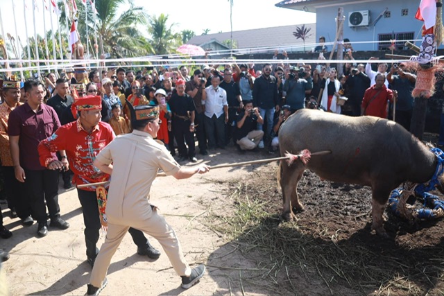 Gubernur Agustiar Sabran Hadiri Puncak Ritual Tiwah Keluarga Besar Upun Gawi di Palangka Raya