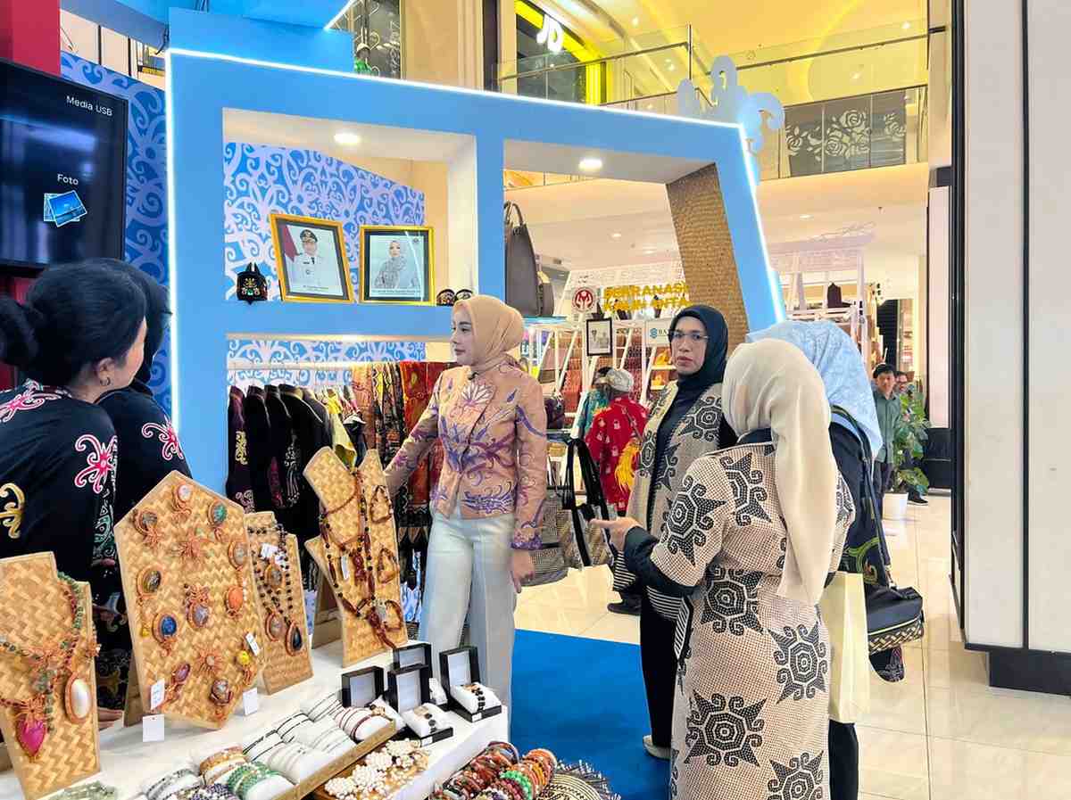 Ketua Dekranasda Dorong Produk Kerajinan Kalteng Menembus Pasar Nasional pada HUT Dekranas ke-46