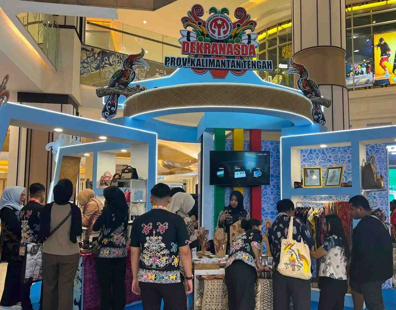 Ketua Dekranasda Dorong Produk Kerajinan Kalteng Menembus Pasar Nasional pada HUT Dekranas ke-46