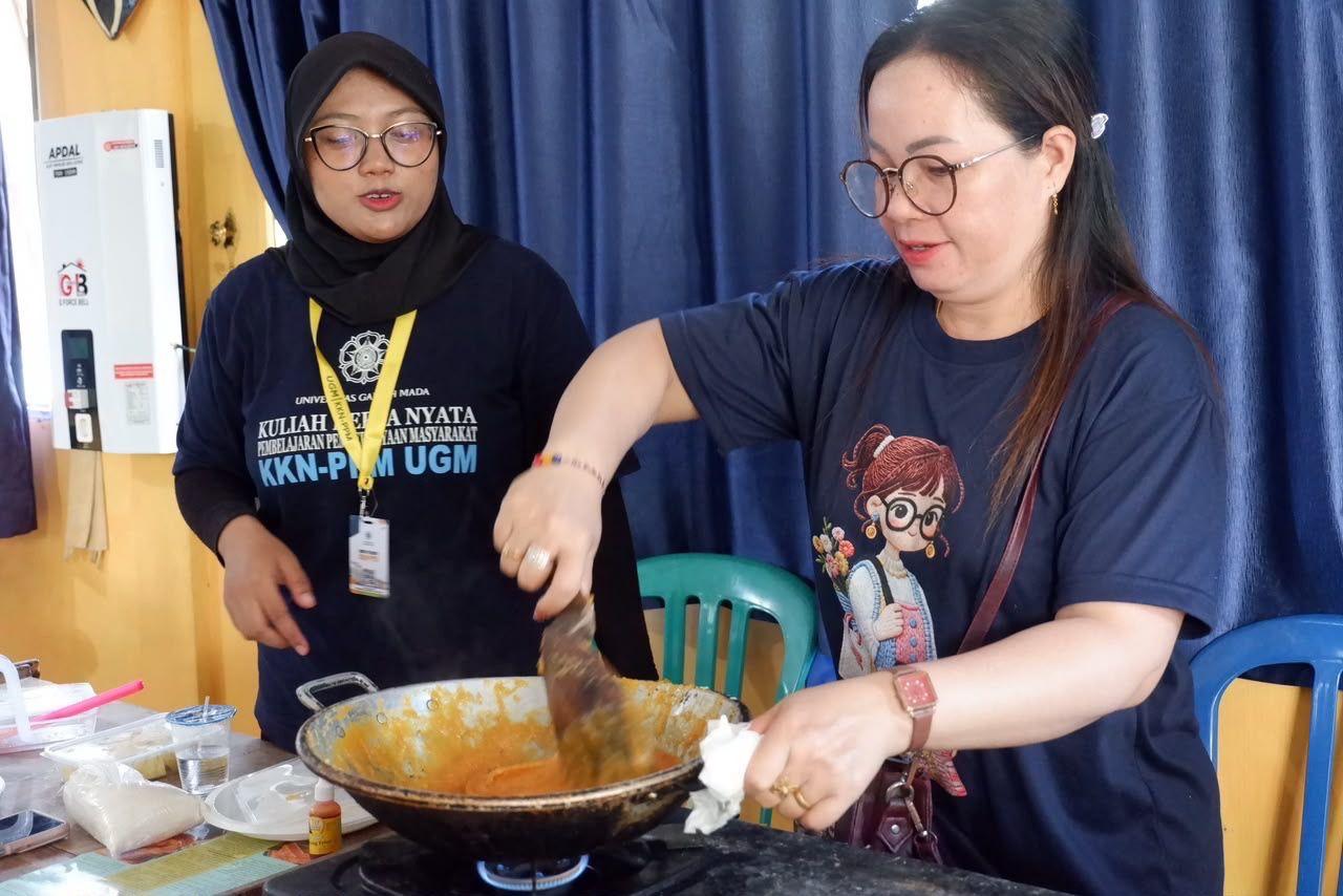 Pemberdayaan UMKM melalui Inovasi Pengolahan Nanas, Pengemasan dan Labelisasi Produk 