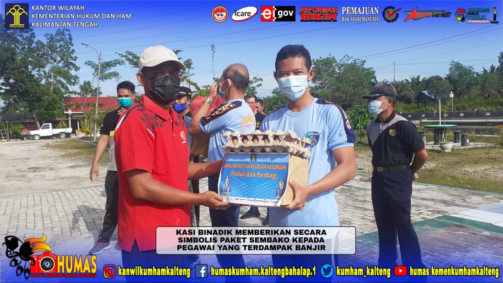 Lapas Narkotika Kasongan Peduli dan Berbagi Kepada Pegawai yang Terdampak Bencana Banjir