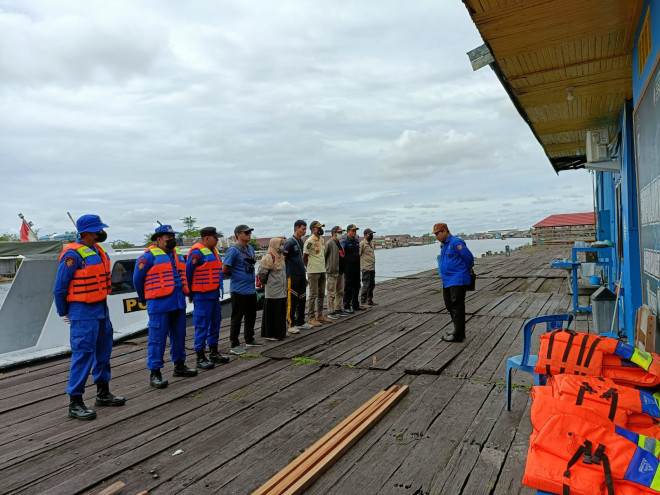 Cegah Terjadinya Destructive Fishing, Tim Gabungan Diskan Kobar Pasang Papan Larangan di Beberapa Titik Sepanjang DAS Lamandau