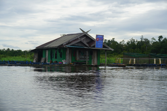 Cegah Terjadinya Destructive Fishing, Tim Gabungan Diskan Kobar Pasang Papan Larangan di Beberapa Titik Sepanjang DAS Lamandau