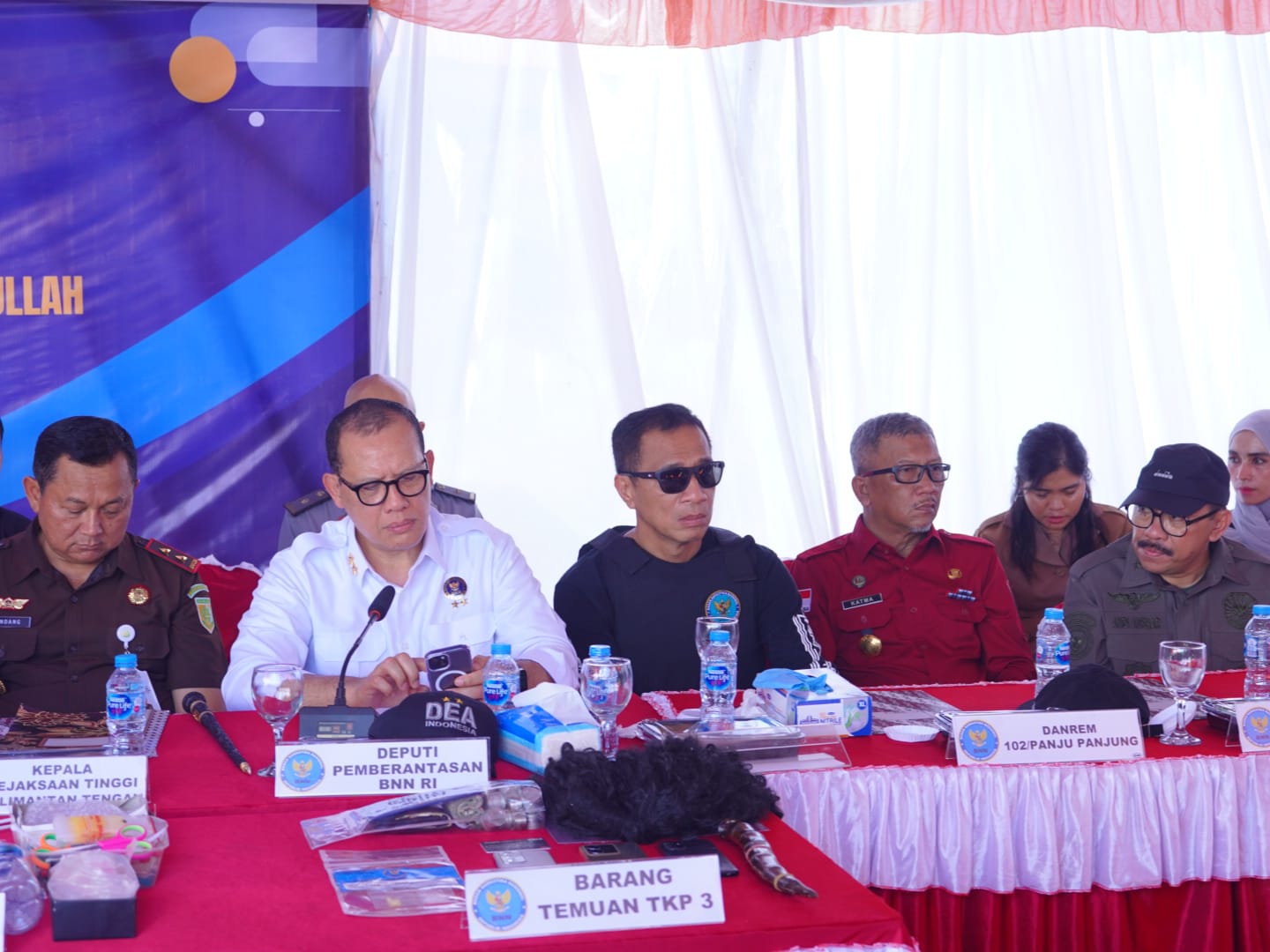 Kepala Badan Kesbangpol Prov. Kalteng Hadiri Press Release Penangkapan DPO Terpidana oleh BNN RI