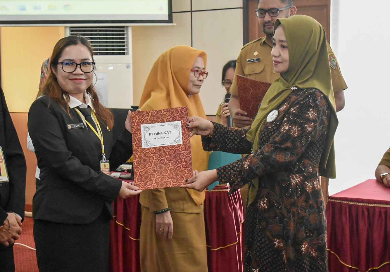 Kepala DP3APPKB Prov. Kalteng Hadiri Penutupan Pelatihan Kepemimpinan Pengawas Gelombang I