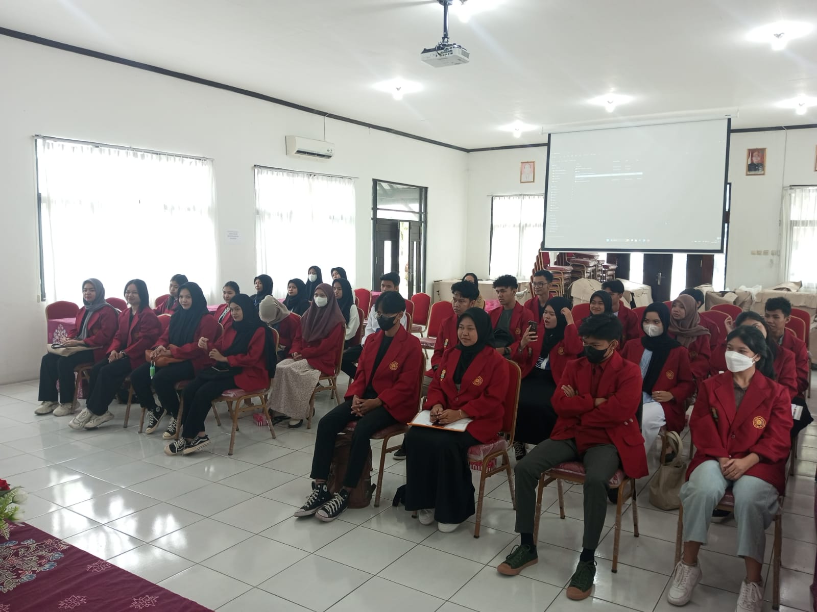 Tingkatkan Pemahaman Wawasan Kebangsaan dan Politik, Badan Kesbangpol Prov. Kalteng bersama FISIP UMP Gelar Perkuliahan Lapangan Bagi Mahasiswa