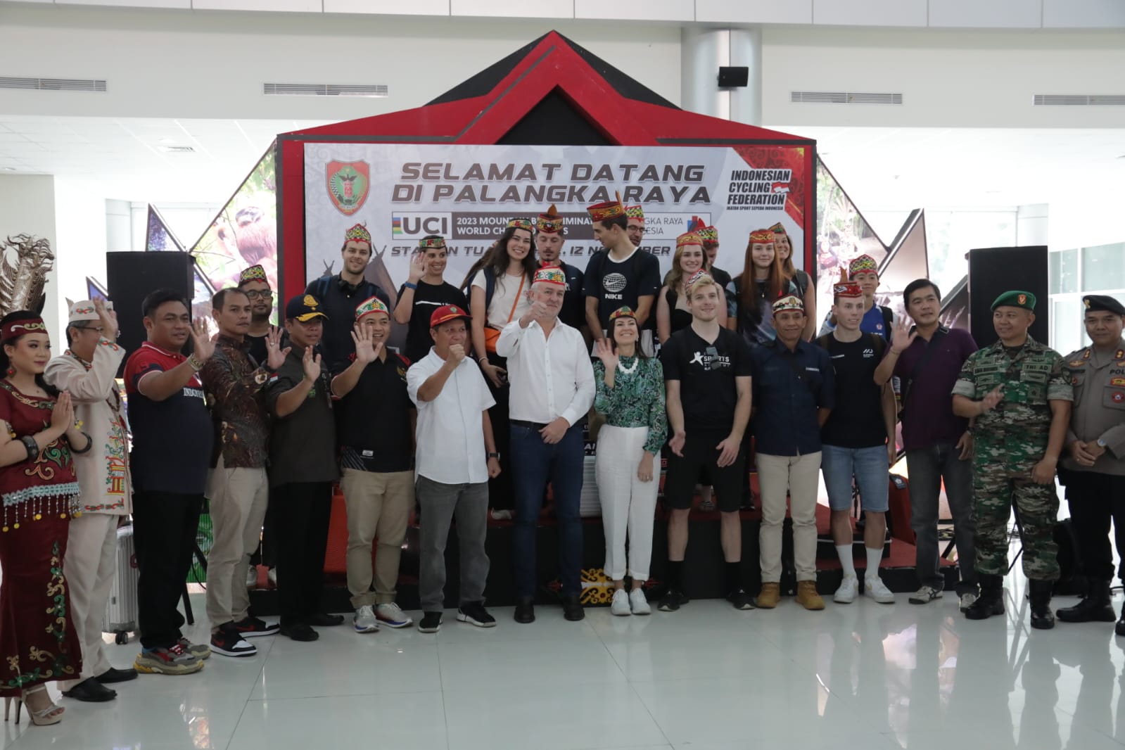 Sahli Gubernur Suhaemi Sambut Kedatangan Peserta UCI MTB Eliminator World Championship 2023
