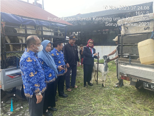 Kadis TPHP Prov. Kalteng Serahkan Bantuan Ternak Kambing Peranakan Etawa untuk Kab. Seruyan