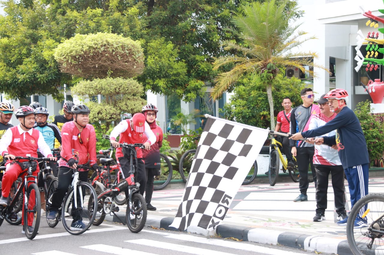 Peringati Hari Pahlawan dan Jelang Gelar UCI MTB, Pemprov. Kalteng Gelar Kegiatan Bersepeda Gembira