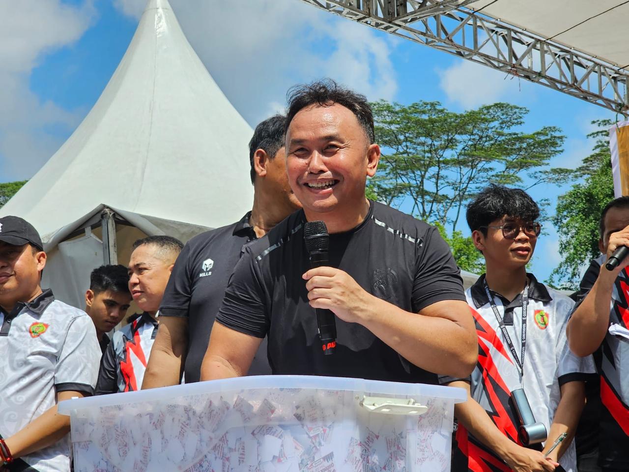 Dislutkan Ikuti Jalan Sehat Bersama Gubernur Kalteng di Kotawaringin Timur
