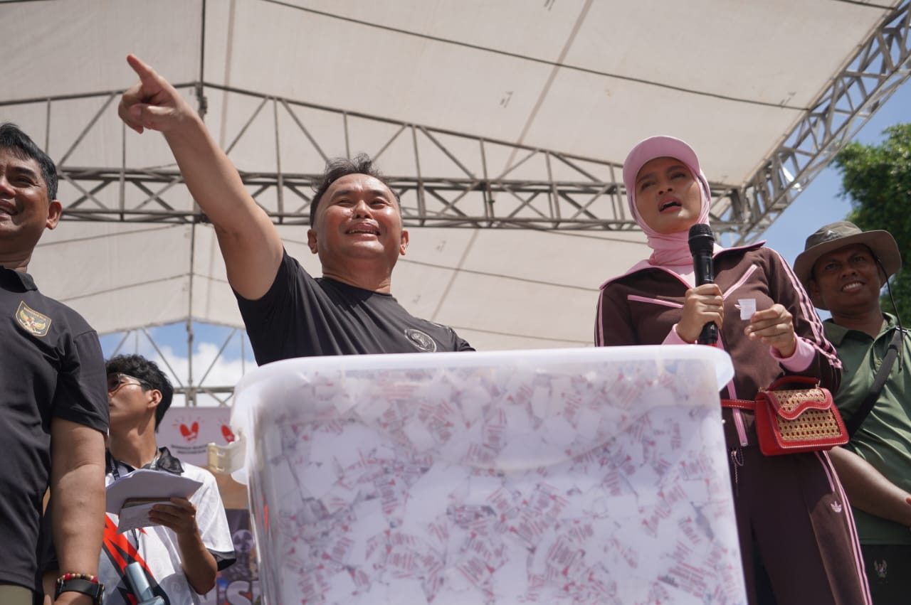 Peringati Hari Pahlawan, Permprov Kalteng Gelar Jalan Sehat Berkah bersama Gubernur Sugianto Sabran di Kota Sampit