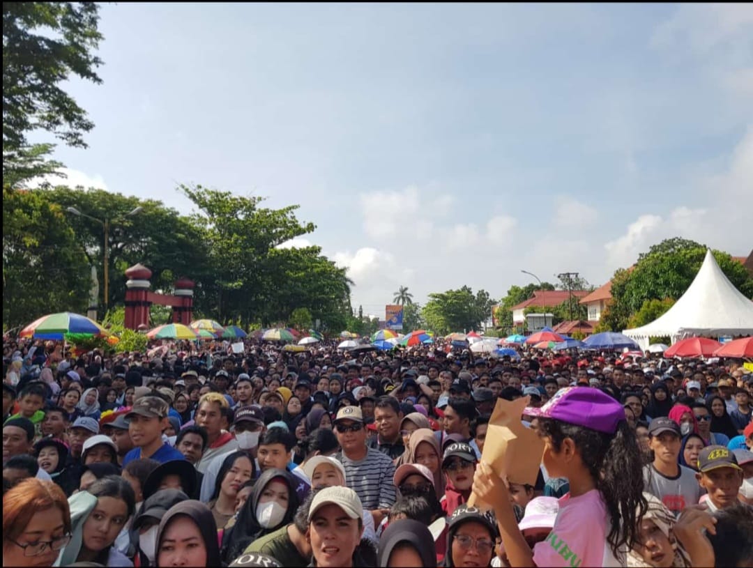 Peringati Hari Pahlawan, Permprov Kalteng Gelar Jalan Sehat Berkah bersama Gubernur Sugianto Sabran di Kota Sampit