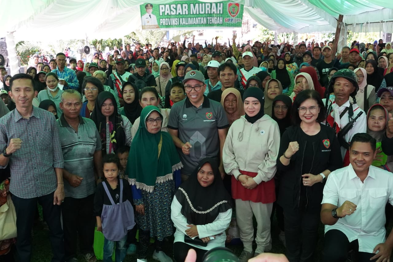Antusias Hadiri Pembukaan Pasar Murah, Ribuan Warga Padati Halaman Masjid Agung Al Falah Sampit