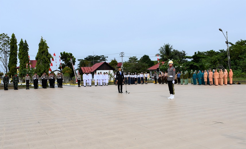 Bupati dan Wakil Bupati Barsel Upacara Ziarah Nasional di TMP Sababilah