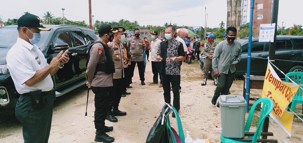 Bupati Gunung Mas Bersama Forkopimda Kabupaten Gunung Mas Tinjau Beberapa TPS