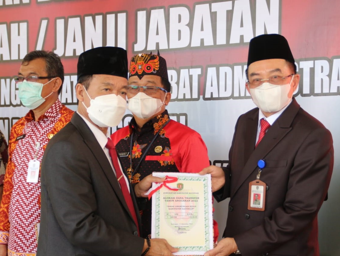 Bupati Katingan Serahkan DIPA TA 2022 kepada Kepala Instansi Vertikal dan Kepala PD Lingkup Pemkab Katingan