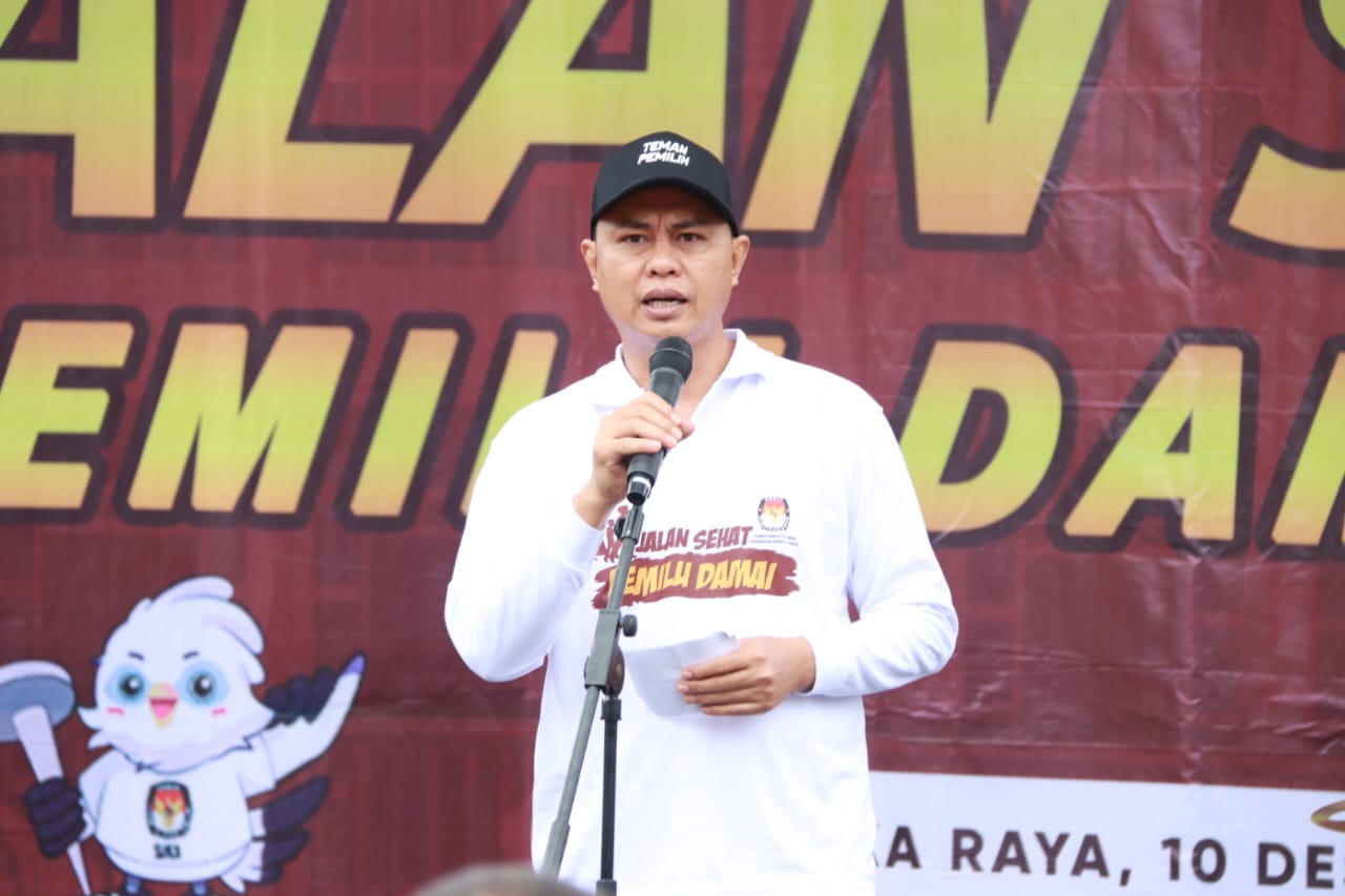 Masyarakat Antusias Ikuti Jalan Sehat Pemilu Damai 2024