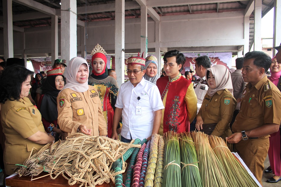 Pj. Bupati Barsel Buka Festival Anyaman BAKUL
