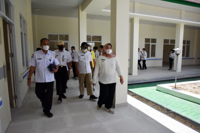Bupati Hj Nurhidayah Tinjau Progres Pembangunan Rumah Sakit Pratama Kotawaringin Lama