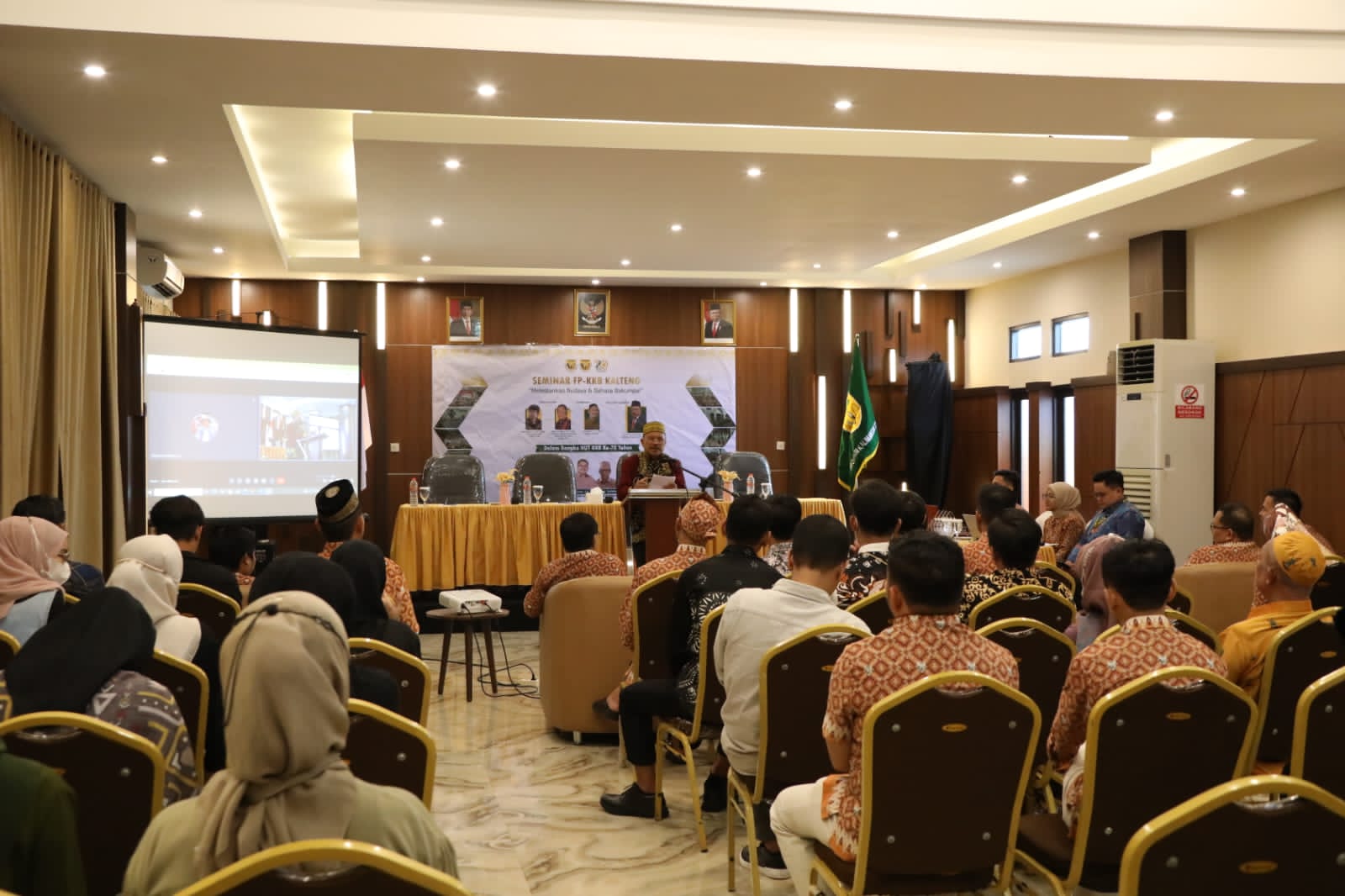 Sekda H. Nuryakin Buka Seminar Forum Pemuda KKB Kalteng