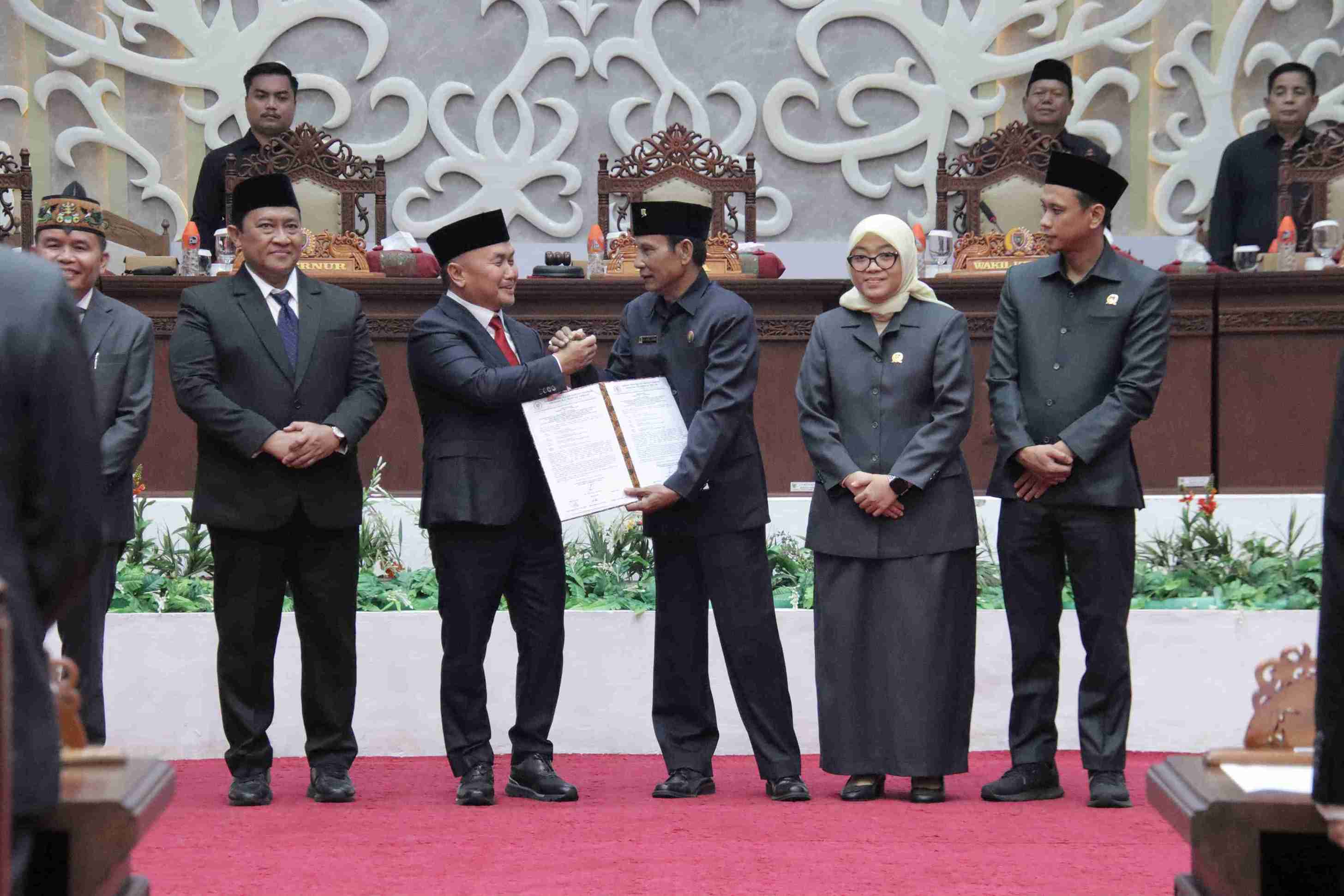 Kepala BKD Provinsi Kalteng Hadiri Rapat Paripurna DPRD Tentang Usul Pemberhentian Gubernur dan Wakil Gubernur Kalteng