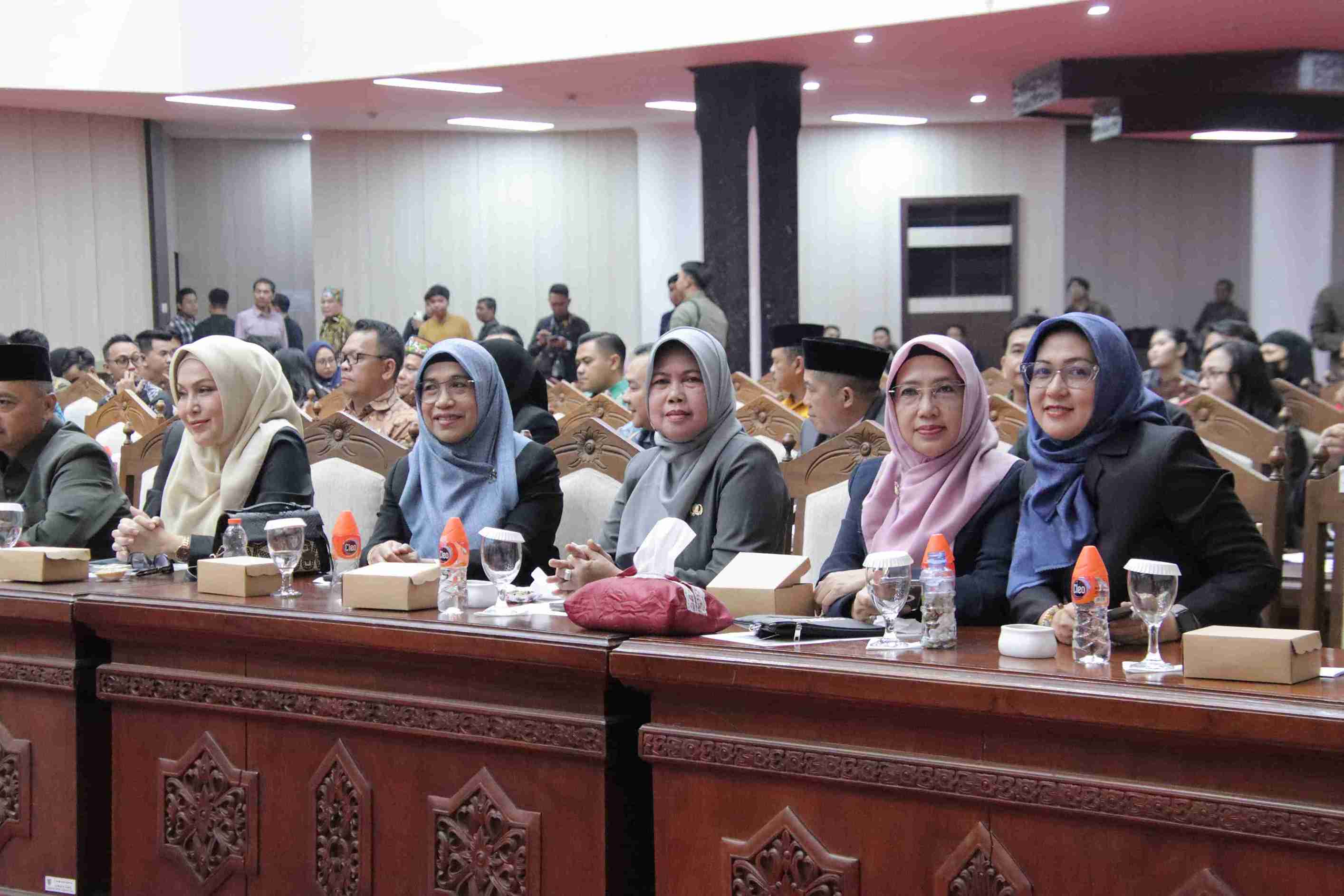 Kepala BKD Provinsi Kalteng Hadiri Rapat Paripurna DPRD Tentang Usul Pemberhentian Gubernur dan Wakil Gubernur Kalteng