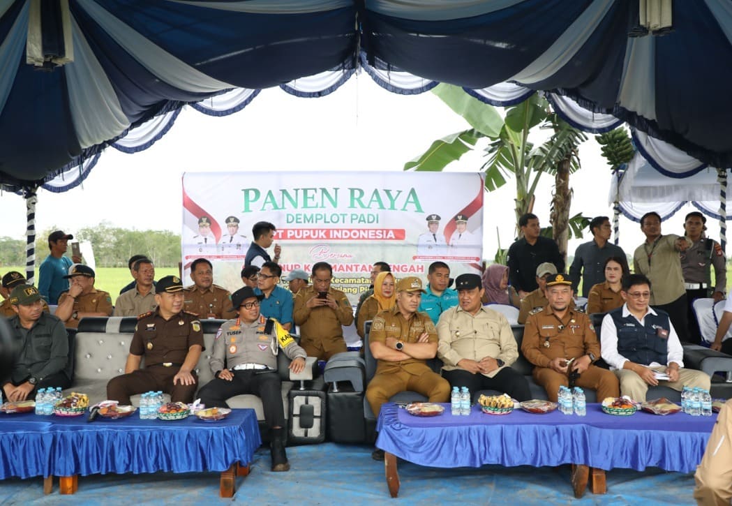 Pemprov Kalteng Tegaskan Komitmen  Program Ketahanan Pangan  Melalui Panen Raya Demplot Padi di  Lokasi  lahan OPLA Pulang Pisau