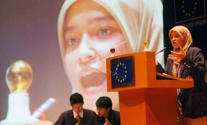 Wahana Ekspresi Melalui Debat