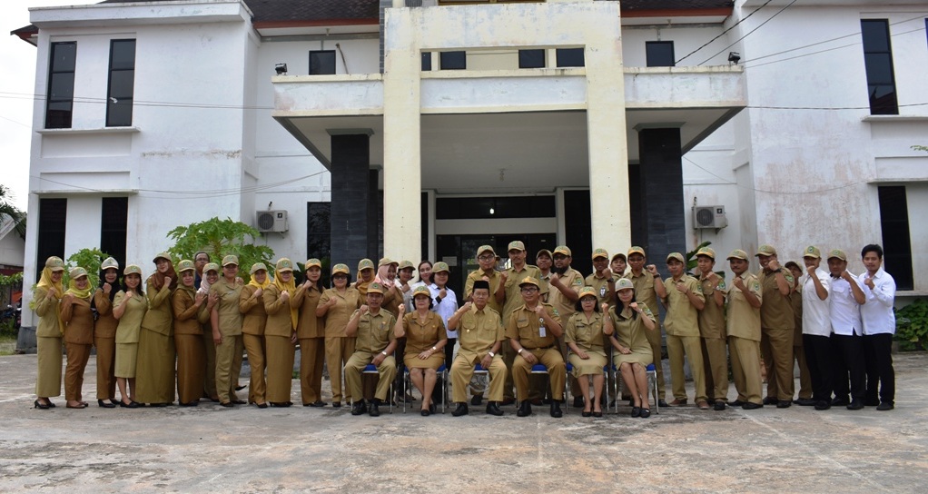 Wakil Bupati Kembali Pimpin Apel Pagi di BKPSDM