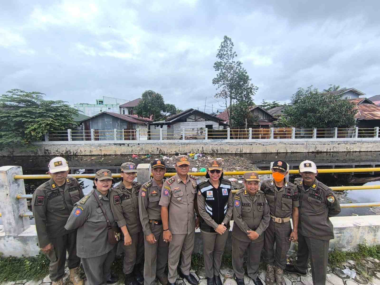 Satpol PP Kalteng Laksanakan Patroli Pengawasan : Tegakkan Perda dan Ciptakan Lingkungan Bersih di Palangka Raya