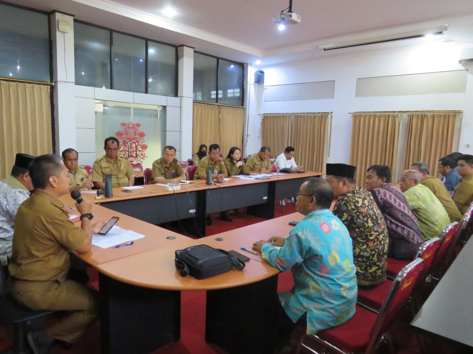Disnakertrans Prov. Kalteng Terima Kunjungan DPRD Kabupaten Kotawaringin Barat