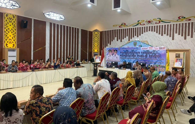 Plt. Sekda Buka Forum Konsultasi Publik Rancangan Awal RPJMD Provinsi Kalimantan Tengah Tahun 2025-2029