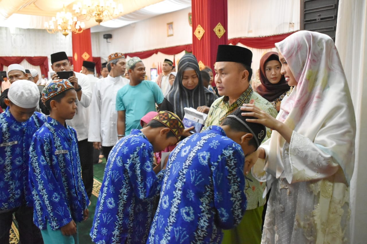 Gubernur Kalteng Buka Puasa Bersama Anak Panti Asuhan dan Rumah Tahfidz di Istana Isen Mulang