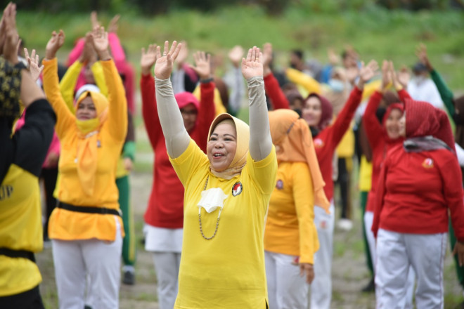 Bupati Hj Nurhidayah : Lomba Senam Bupati Cup Diharapkan Mampu Tingkatkan Derajat Kesehatan Masyarakat
