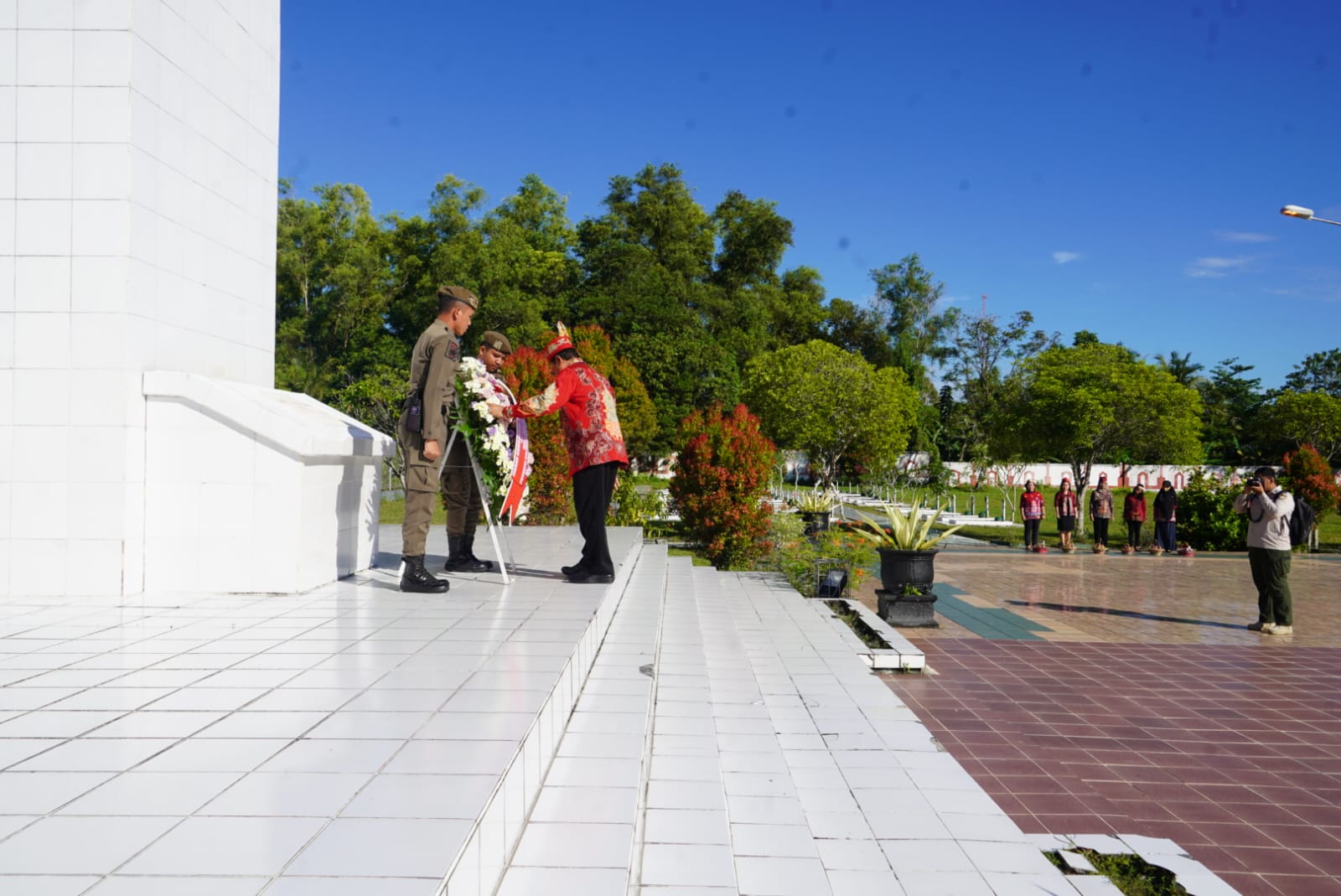 Peringati Harjad ke-66 Provinsi Kalteng, Pemprov. Kalteng Laksanakan Upacara Ziarah dan Tabur Bunga di Taman Makam Pahlawan