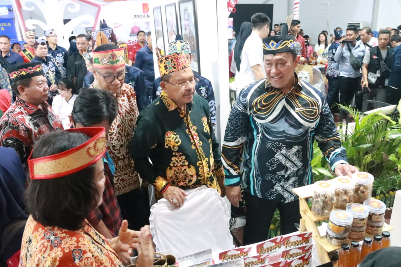 Dorong Kemajuan Pelaku UMKM dan IKM Kalteng, Wagub Edy Pratowo Buka Kalteng Expo Tahun 2024